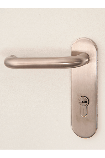 Adecuadas para las puertas contra incendios de RB-DOORS.
Manijas reversibles: izquierda y derecha.
Opciones: fijas o móviles.
Colores disponibles: negro, acero inoxidable.