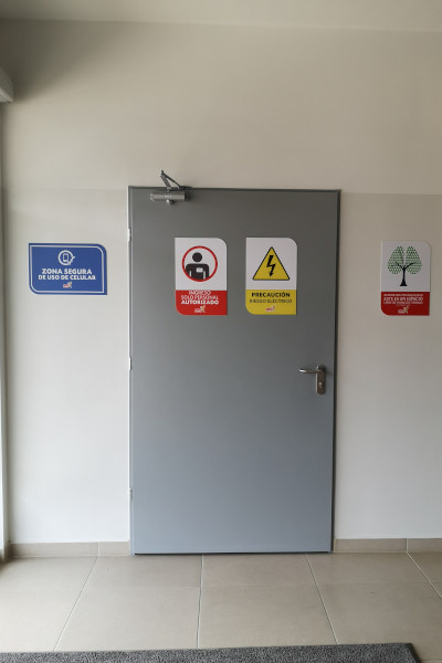  ASPECTOS TECNICOS




ACABADO


Pintura Electroestática 




USOS


Residencial, comercial e industrial




MEDIDA ESTANDAR


900 -1000 –1100 -1200 –1300 –1400 / 2200 –2300 –2400 / Hojas dobles




CALIBRE DE LA HOJA


18




CALIBRE DEL MARCO / RELLENO


16 




TIPO DE MARCO


Tipo c




MEDIDA DEL MARCO


13 cm




MARCO CARGADO EN CONCRETO


Si 




TIPO DE BISAGRA


Ajustable y regulable




CANT. DE BISAGRAS PARA MEDIDA ESTANDAR


2




AISLANTE TERMICO –ACUSTICO


Térmicono / Acústico No




CERRADURA


452




OPCIONES DE REJILLA


No aplica




CIERRA PUERTAS


SI




TIPO DE MANIJA


Inox




CILINDRO


Cilindro Rb y llaves dentadas




TIPO DE BARRA ANTIPANICO


No aplica




MIRILLA


No aplica